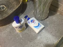-愉肴麻辣香锅(中山路店)