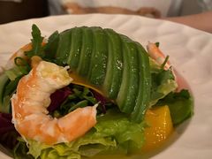 牛油果沙拉配油醋汁及烤核桃仁-恰餐厅CHAR Grill(北京三里屯洲际店)