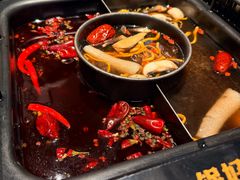 -老牌坊云南鱼豆花火锅(哈西万达店)