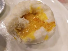 软棉香滑流沙包-广州酒家(文昌总店)