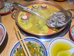 -洱火云南酸菜牛肉火锅(石景山当代商城店)