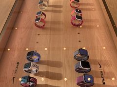 -Apple零售店(华贸购物中心店)