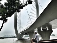 -南京眼步行桥