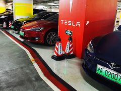-TESLA 特斯拉(上海太古汇体验店)