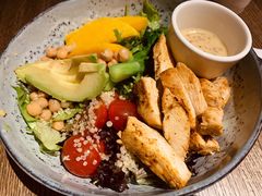 鸡肉牛油果芒果色拉-Wagas沃歌斯(富力广场店)