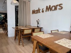 -Mark&Mars Restaurant