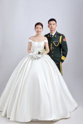 -乐派诗婚纱摄影