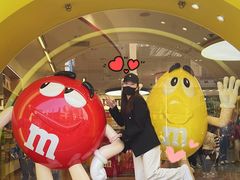 -m豆巧克力世界(上海世茂广场店)