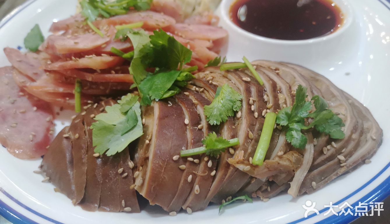 穿越津门一偶，品尝正宗包子和菜品