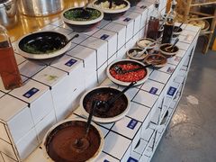 自助调料区-有拈头成都市井火锅(柳市店)