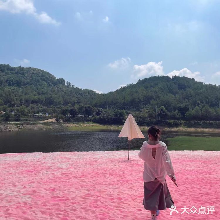 粉色沙滩＋水王国