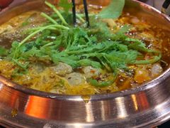 -虾弄弄海派小龙虾·牛羊蝎子火锅