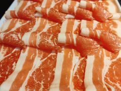 招牌肥牛-鲜入唯煮·港式海鲜牛肉火锅(金宝街店)