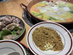 -洱火云南酸菜牛肉火锅(石景山当代商城店)