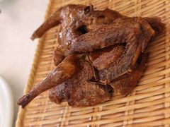 招牌乳鸽松-五谷芳乳鸽王(梅沙老店)