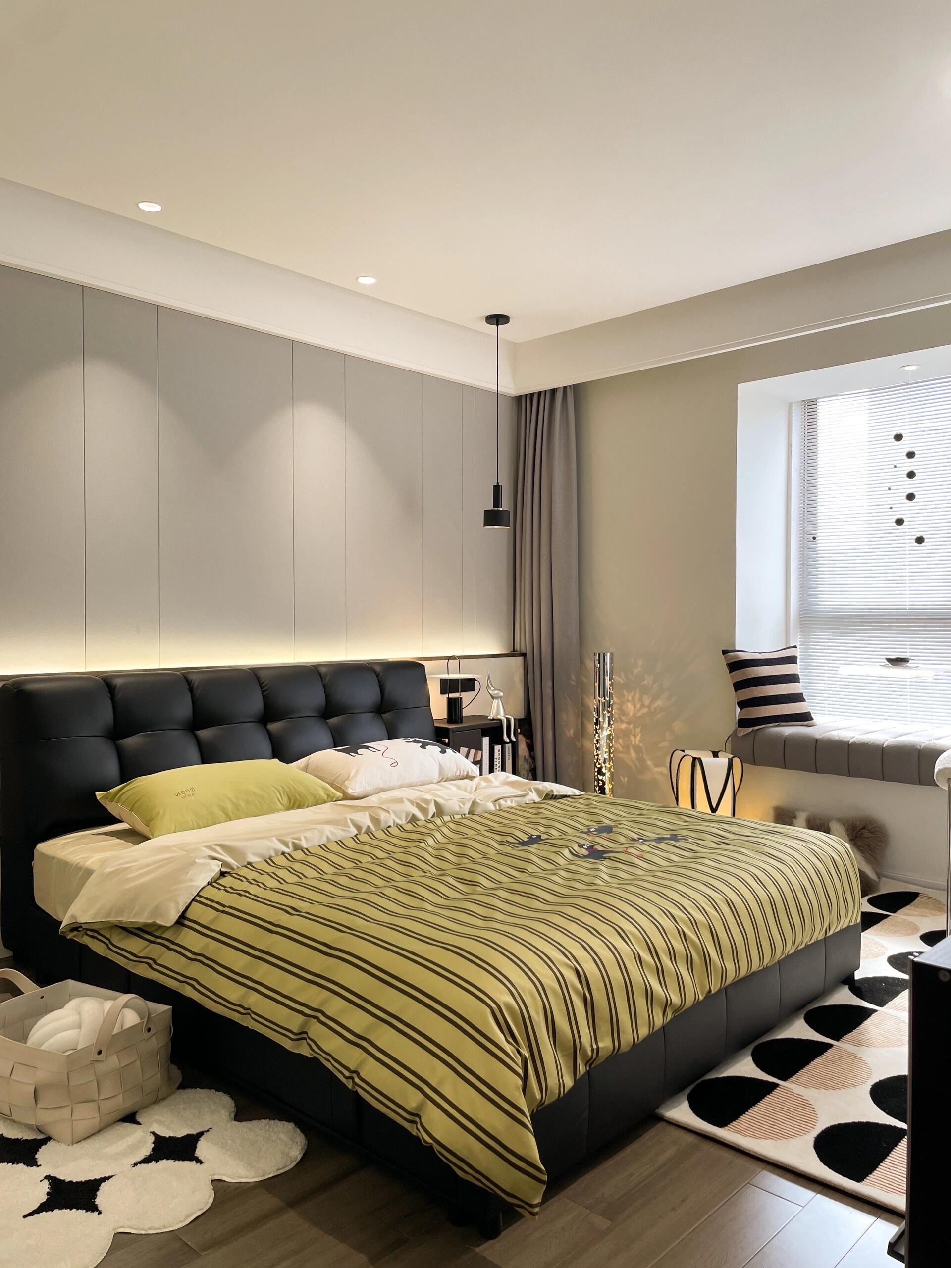 0m 床头靠背高95cm
✧梳妆台:100*50*75cm
✦背景墙裙:哑光