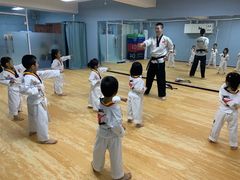 -嗨动跆拳道体能馆(菜百店)