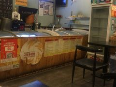 -愉肴麻辣香锅(中北镇店)