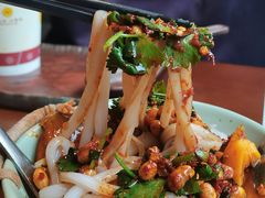 -包整·丝娃娃(甲秀楼景观店)