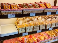 -红宝石·鲜奶小方·海派西点房(南翔店)