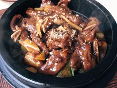 石锅牛仔骨-鑫悦楼煎蟹·16年海鲜大排档