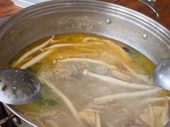 -15年老字号鑫鑫猪肚鸡·椰子鸡海南火锅(兴隆华侨农场店)