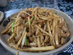 荷香牛肉丝-味老大土碗菜(中山三路店)