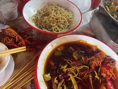 -老街烧烤大排档·地道湖北菜·龙虾馆(汉口火车站店)