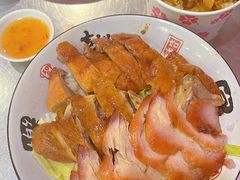 烧鹅拼叉烧饭-吾家香港烧腊专门店