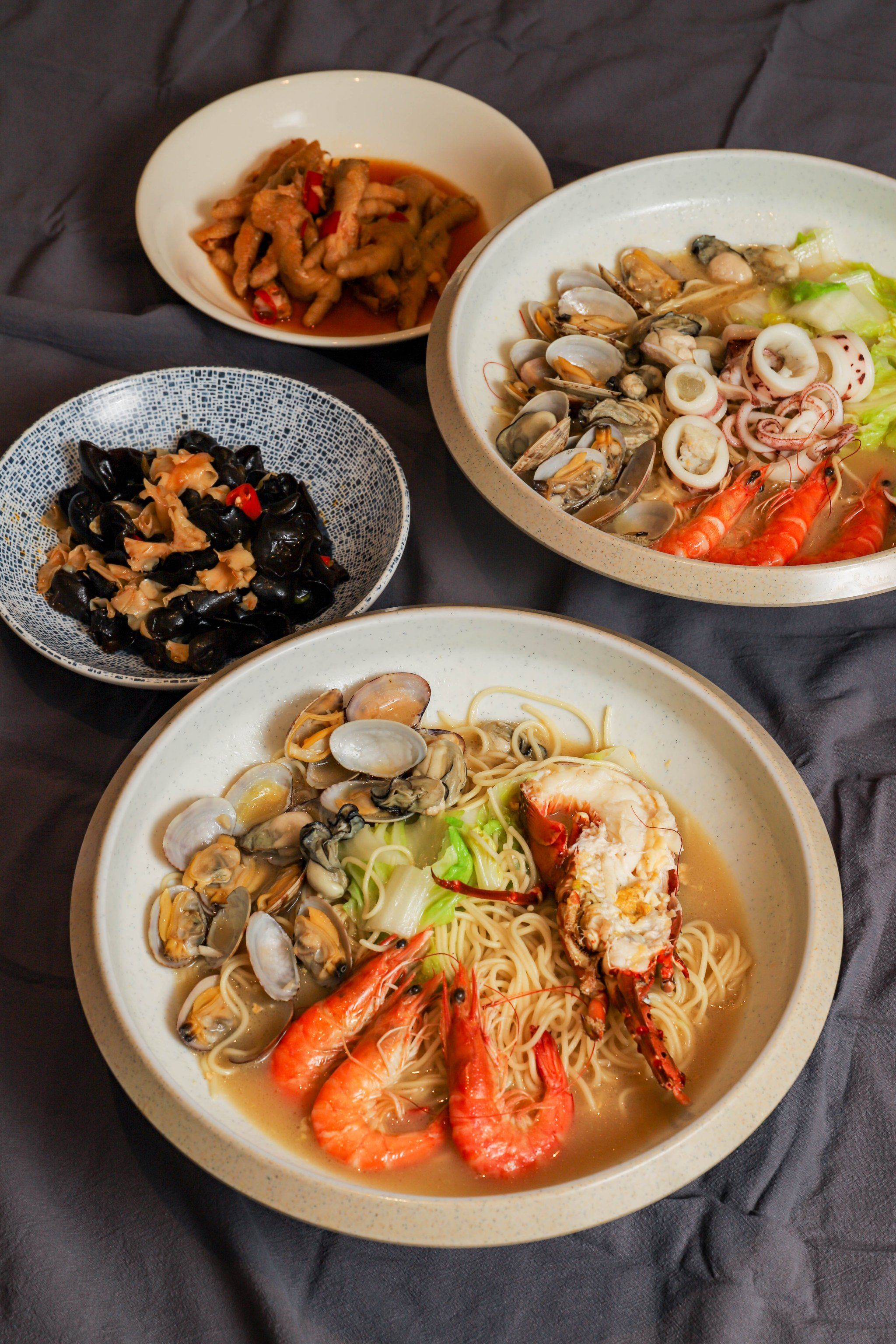 海鲜面的双重魅力·友情更紧密