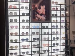 -回瑞眼镜·蔡司·依视路官方授权店(广益路万达店)