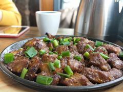 铜盘烤梅肉-鲜小岛·铜锅涮肉