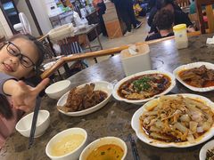 -周家大连水饺(美专校街店)
