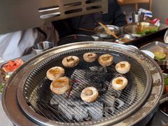 -围炉肉舍•炭烤活鳗•丹东海鲜烤肉(步行街店)