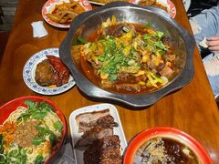 -爆炸头阿姨小四川正宗川味小吃(无任何分店)