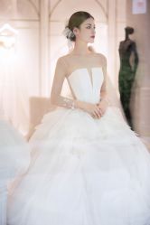 -艾米丽婚纱礼服