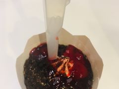 草莓奥利奥咸蛋黄麦旋风-麦当劳(西单明珠店)