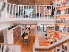 -猫的天空之城概念书店(北戴河蔚蓝海岸店)
