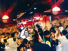 大堂-鲜入围煮花胶鸡海鲜火锅