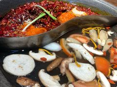 -四小区火锅·巷子里的重庆火锅(花照壁店)