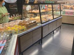 面包甜点陈列柜-爱达乐面包生日蛋糕(华油路店)