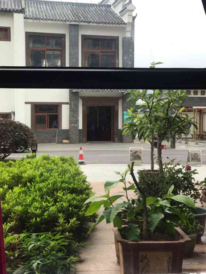 堰湾山庄-"大型农家乐～有山有水,可以搞团队活动.也.