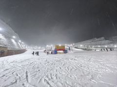 -采薇庄园四季滑雪场