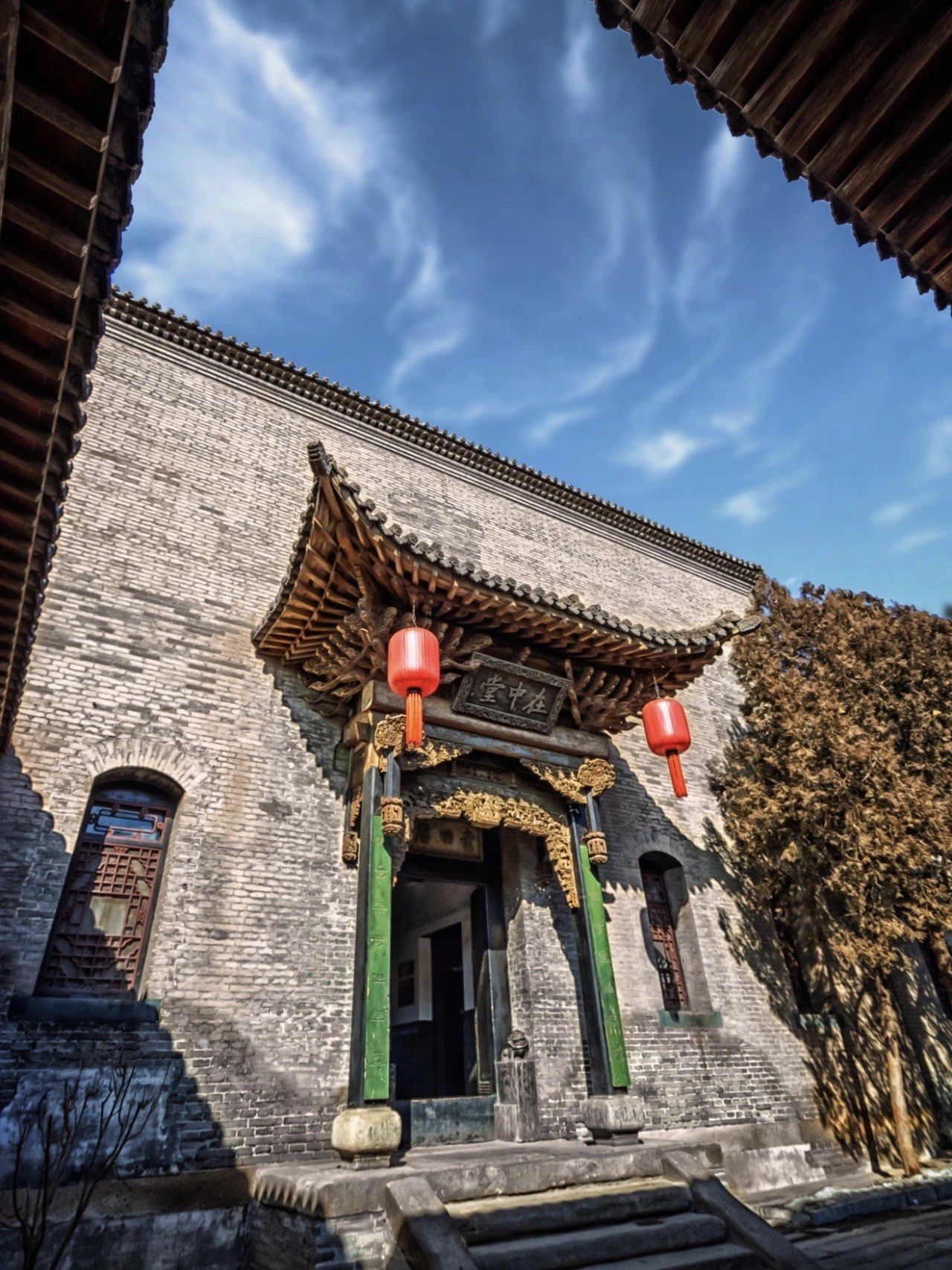 乔家大院又名在中堂,位于山西省祁县乔家堡村