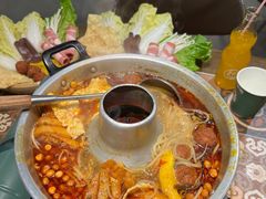 -顶上头•螺蛳粉火锅(德思勤复地星光店)