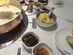 -洪氏嗨捞·广东猪肚鸡·椰子鸡火锅(西咸万象城店)