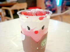 冰雪草莓酸奶奶昔-巴黎贝甜(国贸店)
