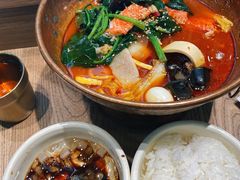 -成都你六姐·牛肉冒菜(上海环宇荟店)