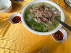 萝卜炖肘子-荣生萝卜汤饭店