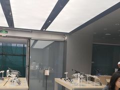 -DJI大疆(深圳华强北曼哈授权体验店)